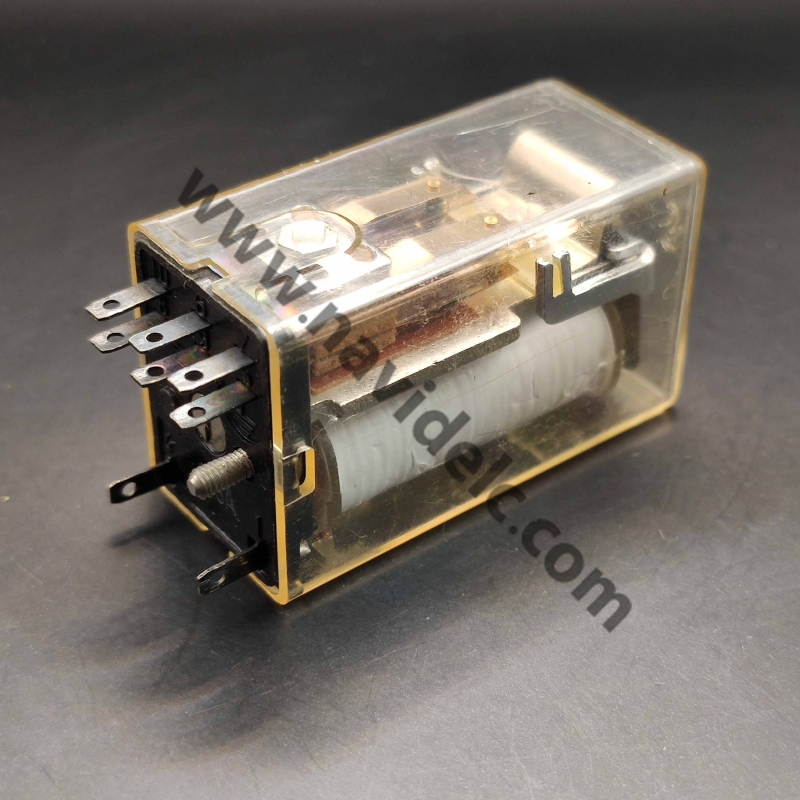 رله شیشه‌ای 220VAC پایه سوکتی 2 کنتاکت 5آمپر Siemens V23005-A0004-B104