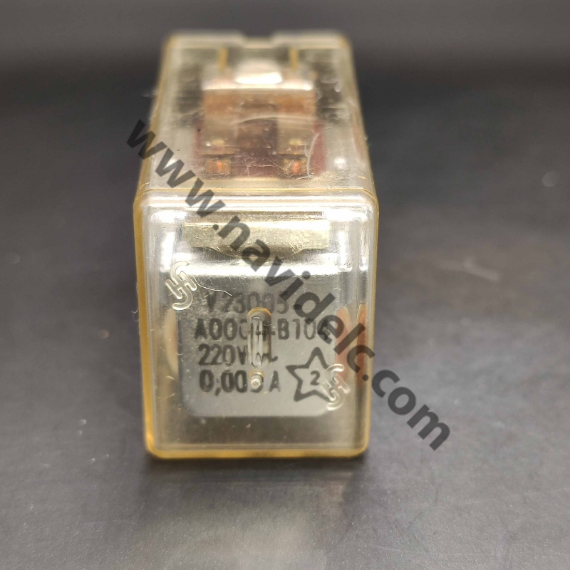 رله شیشه‌ای 220VAC پایه سوکتی 2 کنتاکت 5آمپر Siemens V23005-A0004-B104